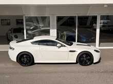 ASTON MARTIN V12 VANTAGE IN PEARLESCENT WHITE