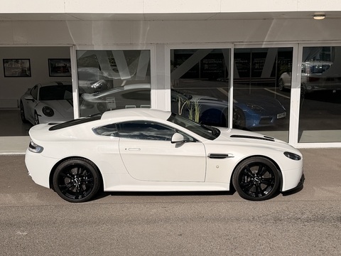 Vantage  Hatchback 5.9 Manual Petrol
