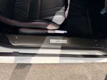 ASTON MARTIN V12 VANTAGE IN PEARLESCENT WHITE