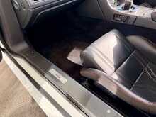 ASTON MARTIN V12 VANTAGE IN PEARLESCENT WHITE