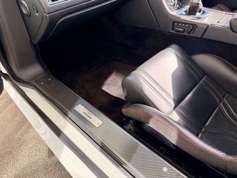 Vantage  Hatchback 5.9 Manual Petrol