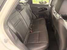 LAND ROVER EVOQUE IN FUJI WHITE