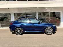 BMW X6 30D FINISHED IN TANZANITE BLUE