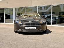ASTON MARTIN DB9 V12 FINISHED IN QUANTUM SILVER