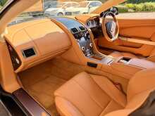 ASTON MARTIN DB9 V12 FINISHED IN QUANTUM SILVER
