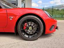 LOTUS ELISE SPORT 220 FINISHED IN ARDENT RED