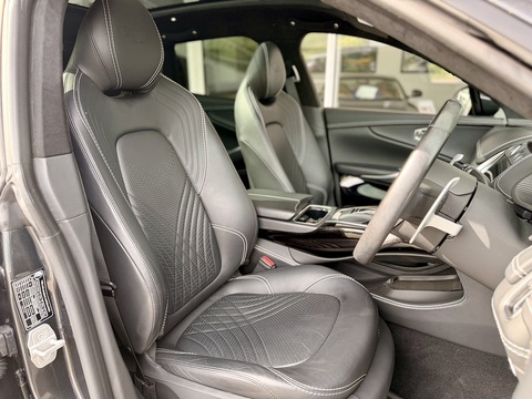 4.0 V8 SUV 5dr Petrol Auto 4WD Euro 6 (s/s) (550 ps)