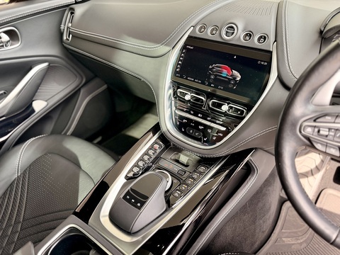 4.0 V8 SUV 5dr Petrol Auto 4WD Euro 6 (s/s) (550 ps)