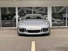 PORSCHE 911 GTS FINISHED IN RHODIUM SILVER