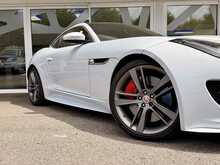 JAGUAR F-TYPE V6 BRITISH DESIGN EDITION GLACIER WHITE