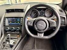 JAGUAR F-TYPE V6 BRITISH DESIGN EDITION GLACIER WHITE