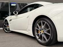 FERRARI CALIFORNIA FINISHED IN BIANCO AVUS
