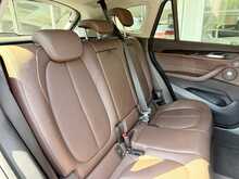 BMW X1 FINISHED IN PHYTONIC BLUE
