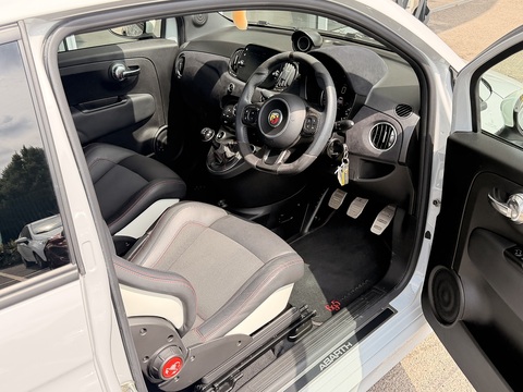 1.4 T-Jet EsseEsse Hatchback 3dr Petrol Manual Euro 6 (180 bhp)