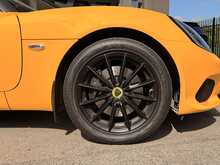 LOTUS ELISE SPORT 220 FINISHED IN SOLAR YELLOW
