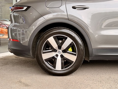3.0 V6 E-Hybrid 25.9kWh SUV 5dr Petrol Plug-in Hybrid TiptronicS 4WD Euro 6 (s/s) (470 ps)