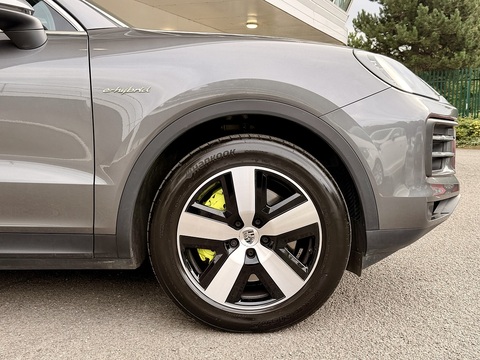 3.0 V6 E-Hybrid 25.9kWh SUV 5dr Petrol Plug-in Hybrid TiptronicS 4WD Euro 6 (s/s) (470 ps)