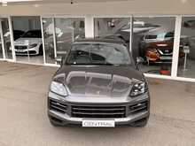 PORSCHE CAYENNE E HYBRID FINISHED IN QUARTZITE GREY