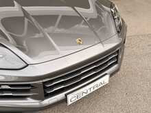 PORSCHE CAYENNE E HYBRID FINISHED IN QUARTZITE GREY