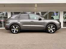 PORSCHE CAYENNE E HYBRID FINISHED IN QUARTZITE GREY