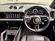 PORSCHE CAYENNE E HYBRID FINISHED IN QUARTZITE GREY