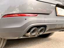 PORSCHE CAYENNE E HYBRID FINISHED IN QUARTZITE GREY