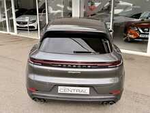 PORSCHE CAYENNE E HYBRID FINISHED IN QUARTZITE GREY