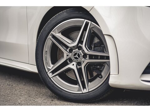 2.0 A250 AMG Line Hatchback 5dr Petrol 7G-DCT Euro 6 (s/s) (224 ps)