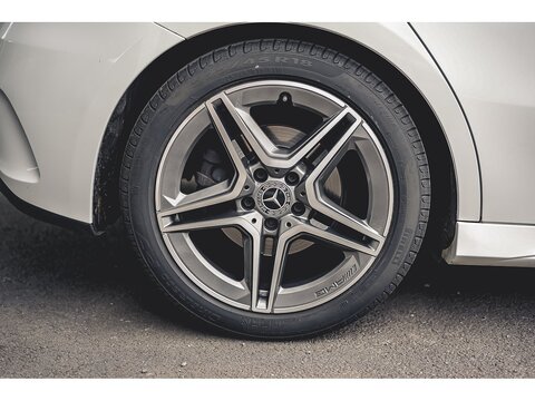 2.0 A250 AMG Line Hatchback 5dr Petrol 7G-DCT Euro 6 (s/s) (224 ps)