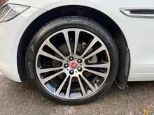 Jaguar XF d Portfolio