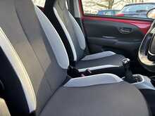 Toyota AYGO VVT-i x-play