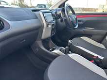 Toyota AYGO VVT-i x-play