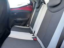 Toyota AYGO VVT-i x-play