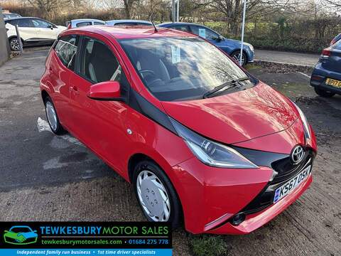 1.0 VVT-i x-play Hatchback 5dr Petrol Manual Euro 6 (68 ps)