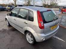 Ford Fiesta Style Climate