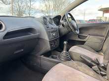 Ford Fiesta Style Climate