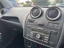 Ford Fiesta Style Climate