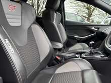 Ford Focus T EcoBoost ST-2