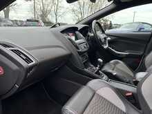 Ford Focus T EcoBoost ST-2