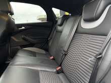 Ford Focus T EcoBoost ST-2