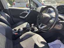 Peugeot 2008 PureTech Allure Premium