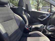 Peugeot 2008 PureTech Allure Premium