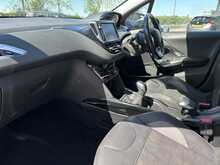 Peugeot 2008 PureTech Allure Premium