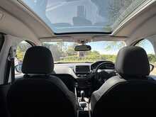Peugeot 2008 PureTech Allure Premium
