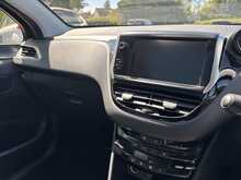 Peugeot 2008 PureTech Allure Premium