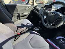 Honda Jazz i-VTEC ES