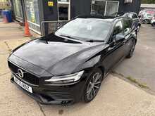 Volvo V60 B3 MHEV Momentum