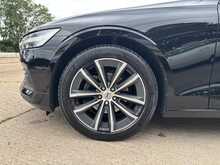 Volvo V60 B3 MHEV Momentum
