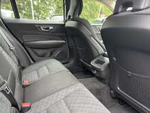 Volvo V60 B3 MHEV Momentum