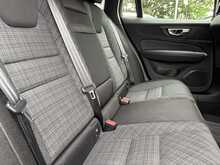 Volvo V60 B3 MHEV Momentum
